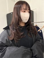 カミエ(kamie)&nbsp;ツヤ感たっぷりのブラウンロング × 大人っぽい印象に