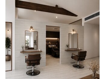 Giusta hair【11月30日 NEW OPEN(予定)】の写真/忙しい日々を忘れて寛げるご褒美タイム。髪と頭皮を労わる極上のケアで、大人女性の美しさを引き出します