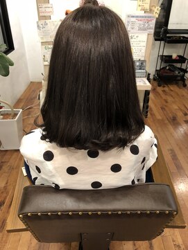 アンプレヴーアジュテ(Impre'vu ajoute) ダークトーンのミディスタイル