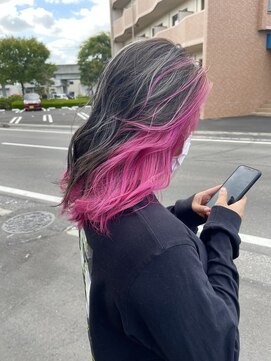 ヘアデザイン ゴドバン(Hair Design Gdobant) インナーカラー ハイライト ピンク 20代30代40代