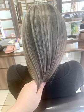 ヘアークリアー 獨協大学前店 グレージュ×バレイヤージュ