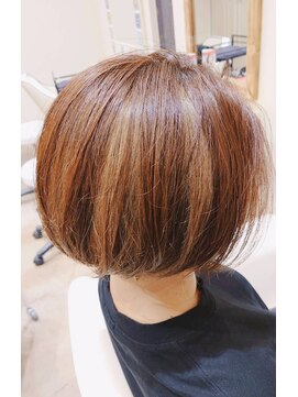 ランプヘアー(LAMP HAIR) 大人可愛いぱつっとボブ丸みハイライトツヤ髪柔らかナチュラル