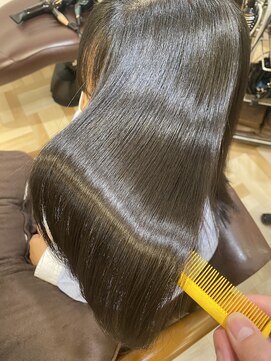 ルヴェール(Le Vert) 乾かすだけで簡単に艶髪◎美髪縮毛矯正