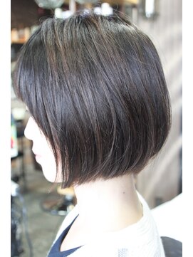 オーバーキャプテンネイキッド(OVER CAPTAIN NAKED) 骨格補正ナチュラル柔らかボブ