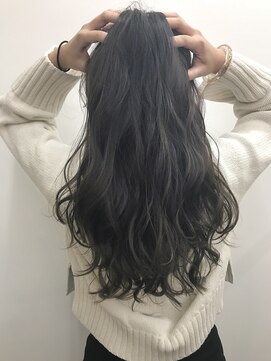 キューズ クラブ(cuz KLUB) 【cuzKLUB】ダークグレージュ×waveロング