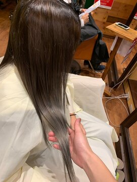 ティーダ(TEADA) ロシアンブルーカラー