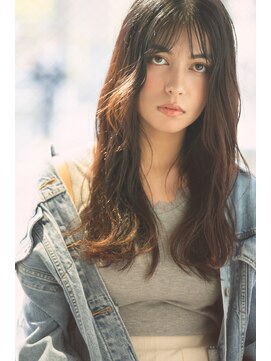 セラ バイ ユーレルム(SerA by U-REALM) ナチュラルウェーブスタイル 担当 森美　髪／ネイビーカラー