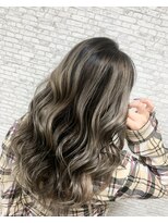 ホワイト(WHITE)&nbsp;[WHITE  RYOTA]エアータッチバレイヤージュ＋メルティーベージュ