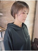 ショートボブ　インナーホワイト