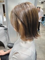 ブロッサム 保谷(Blossom) 20代30代大人かわいい艶感グレージュインナカラーショート