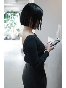 フェイヴィーズ(FavyS) 首が細く見えるミニボブ