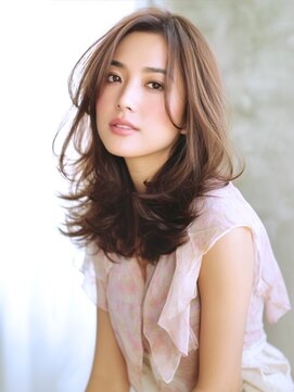 アルトリスト(Altruist Aging×HAIR&SPA) ★ダークアッシュ大人ガーリーボブ着物ミディアムレイヤーカット