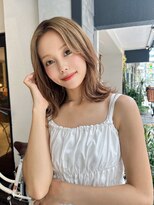 シェルター バイ トウキョウ(Shelter by TOKYO)&nbsp;レイヤーミディ×ハイトーンベージュ×ゆる巻き