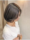 大人女性に似合う艶ボブ×アッシュグレージュ
