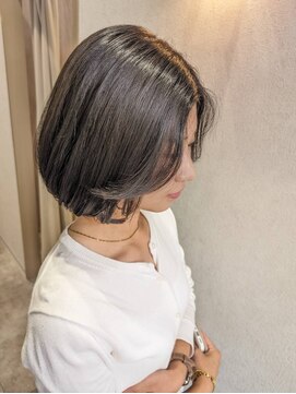 ネーヴェ(neve) 大人女性に似合う艶ボブ×アッシュグレージュ
