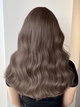 アマトウキョウスマートサロン(AMA TOKYO×Smart Salon) ヘーゼルベージュ　ブリーチなし　レイヤーカット　海外風