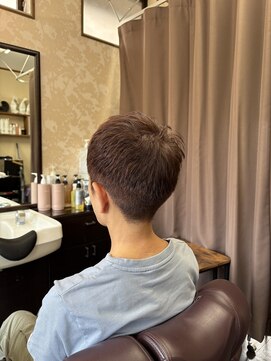 アオイ(Aoi) ベリーショート/白髪染め/刈り上げ