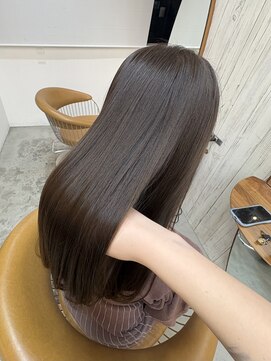 ロンドアジュール 横浜(Lond azur) チャコール/オリーブグレー/レイヤーカット小顔顔周り韓国横浜