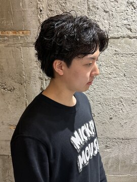 ニアウ 太田店(Niau) MEN’S HAIR/サーフカール/刈り上げセンターパート/太田
