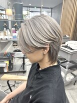 ウーパー(UPA)&nbsp;ハイトーンホワイトベージュ×センターウルフ