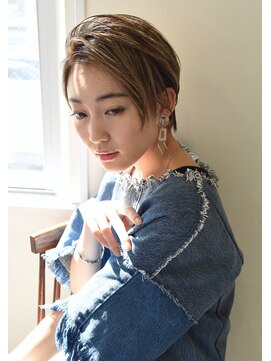 ユノ(juno) 【juno】白髪ぼかしハイライト★ハンサムショート