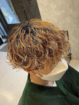 アビー(ABEY) ハイトーン×波巻きスパイラルパーマ