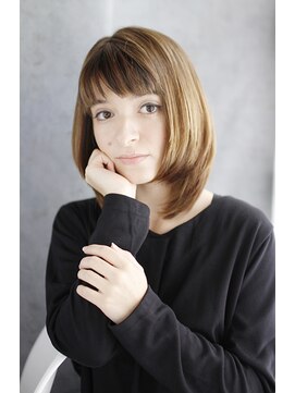 シュシュット(chouchoute) 美髪質改善ホワイトブロンドワイドバングイメチェン外ハネボブ22