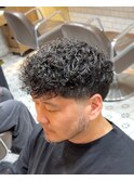 スペインカール　フェード　海外風　メンズパーマ