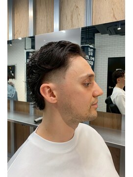 リレーションメンズヘアー(RELATION MEN'S HAIR) ブルーブラックフェザーパーマ極道パーマフェードマンバンヘア