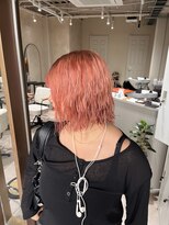 エラ(ere)&nbsp;ピンクオレンジ　ハイトーンボブ　アプリコットピンク　ボブ