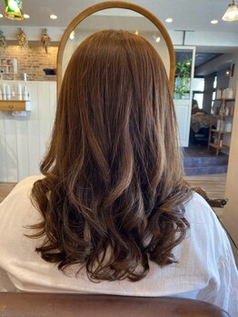 ミルティ(Myrtille)の写真/【都賀駅徒歩3分】女性らしさを引き出す柔らかなパーマならミルティで！自慢のゆるふわパーマが人気◎