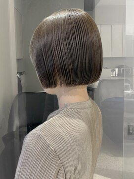 イリ(iLi) 【iLi×REN】ミニボブ/ボブ/オリーブベージュ《立川》