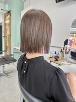 ヒビヲ(HIBIO) 横浜ボブケアブリーチダブルカラータッセルボブ切りっぱなしボブ