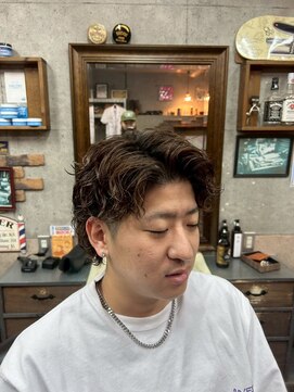 アールズ ヘア(R's hair) MEN’S HAIR/波巻きツイストスパイラル/リバースセンターパート