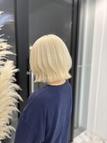 ナナ(NANA) blond/White blond/beige/ケアブリーチ