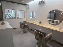 SHIPPO HAIRの雰囲気（周りを気にせず過ごせる2席だけの落ち着く空間でご褒美時間を。）