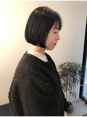 切りっぱなしボブ　ダークグレージュ　ショートスタイル