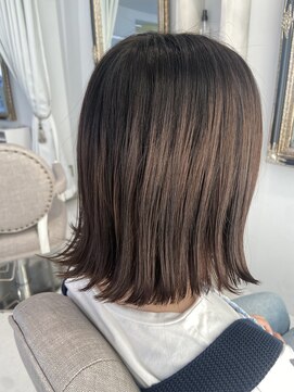 カルム(calm) 外ハネ×切りっぱなし