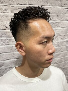 グレイスフル バーバープラチナム 六本木店(Graceful Barber platinum) フェード/パーマ/アイロンパーマ/ショート/短髪/黒髪/ビジネス