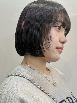 サクラ オモテサンドウ(SAKURA) 丸くならない切りっぱなしボブ×フェイスレイヤーボブ　表参道