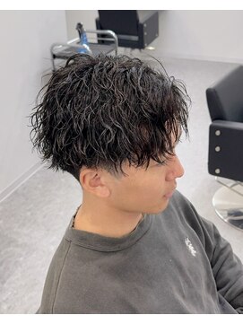 ブライト(BRIGHT) センターパート　ツイストスパイラルパーマ