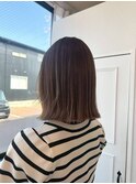 伸ばしかけ切りっぱなしボブ
