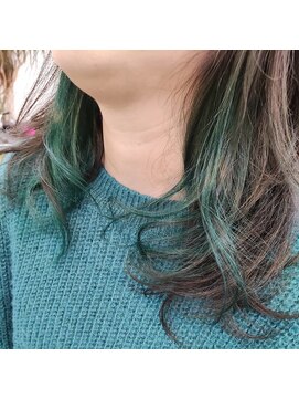 美容室ピース ハイライトグリーン