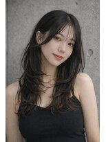 ディーエックス スリー(Dxxxx III)&nbsp;レイヤーカット 顔周り ワンカール 透明感カラー髪質改善 TOMOKI