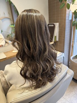 ジュアヘア(Jua hair) 立体感ハイライトロング