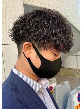 ワンズナゴヤ 名古屋栄店(ONE's NAGOYA) スペインカールスパイキーショートブルーブラックフェザーパーマ