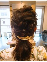 モップアップ(Mop up)&nbsp;波ウェーブヘアアレンジ