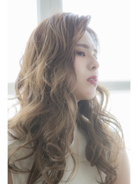 ミエル ヘア 新宿(miel hair) 〈mielhair新宿〉透明感ウェーブセミディ