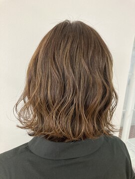 ヘッズ 本八幡店(HEADS) ボブ マッシュショート カーキグレージュ 大人かわいいヘア