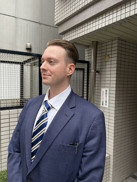 ウェルネス(Wellness) スパイラルツーブロックマッシュアップバングコンマヘア97